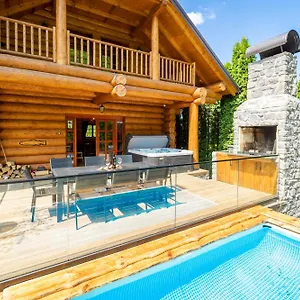 Log House The River Pearl Vila